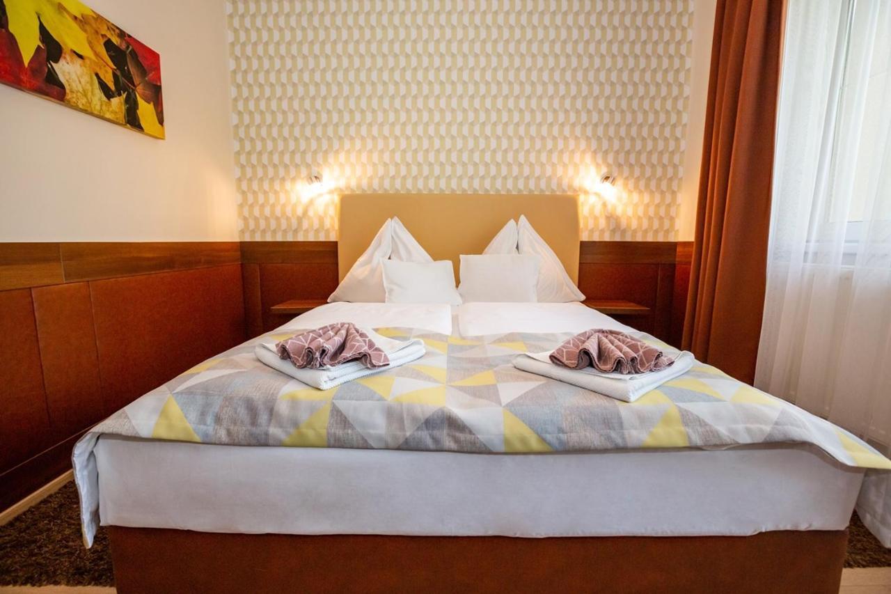 Hotel Pavai Hajduszoboszlo Luaran gambar