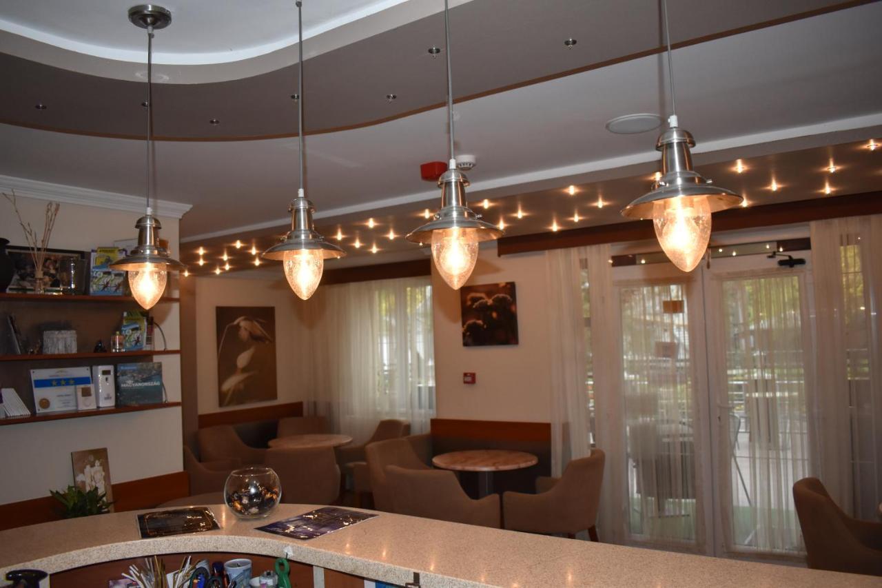 Hotel Pavai Hajduszoboszlo Luaran gambar