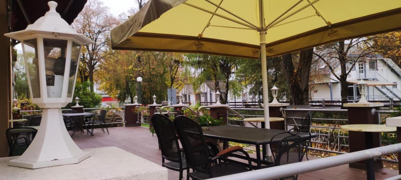 Hotel Pavai Hajduszoboszlo Luaran gambar