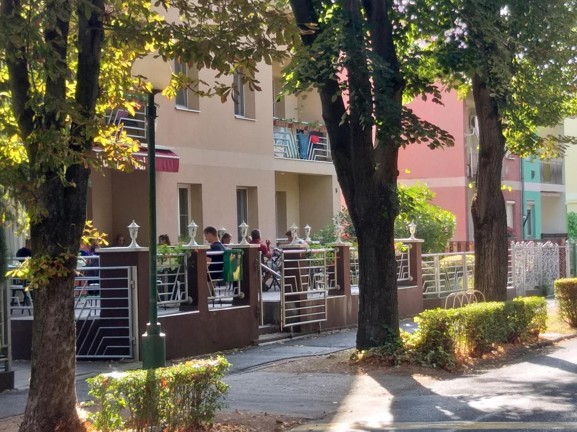 Hotel Pavai Hajduszoboszlo Luaran gambar