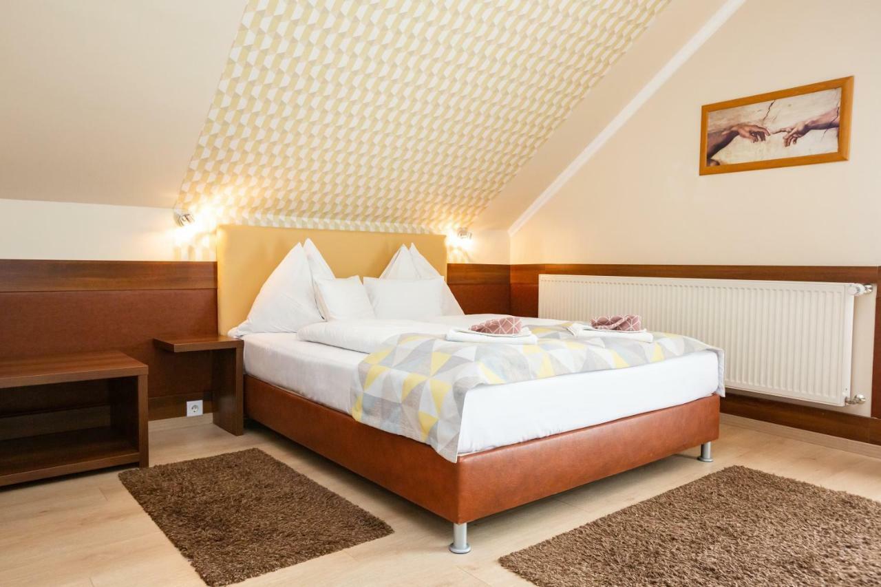 Hotel Pavai Hajduszoboszlo Luaran gambar